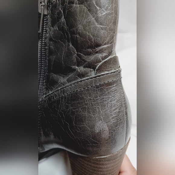 Lucky Brand Elegant Gray  Ankle Boots Size  6.5 - Picture 5 of 12